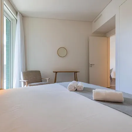 Radiant In Center By Lovelystay Apartment