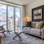 Radiant In Center By Lovelystay Apartment