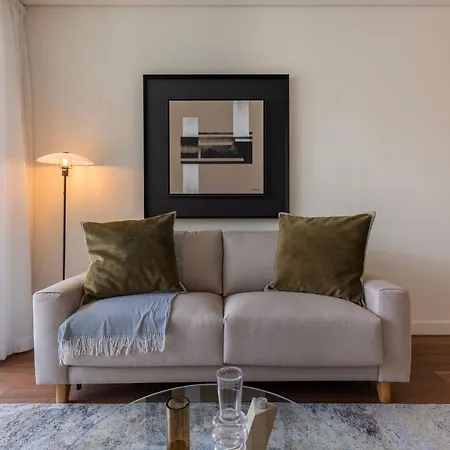 Radiant In Center By Lovelystay リスボン